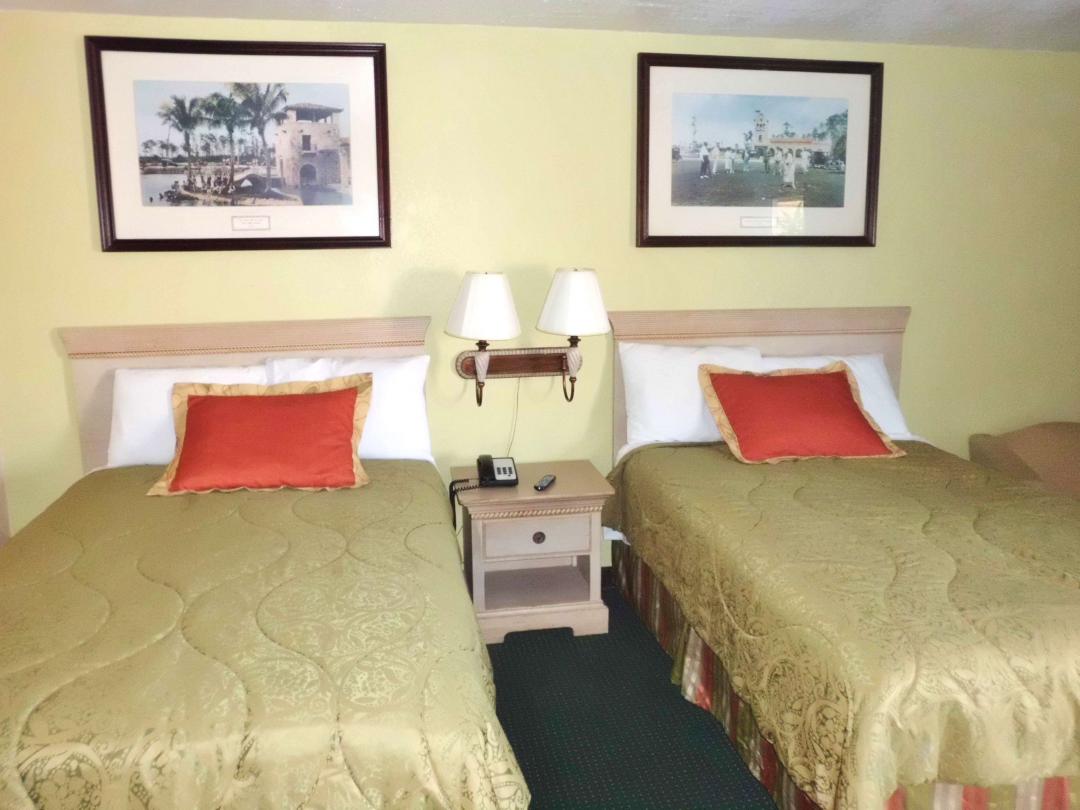 Guest room with two double beds