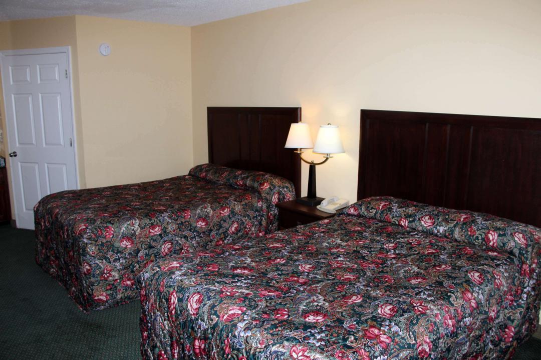 Two Queen Beds Guestroom